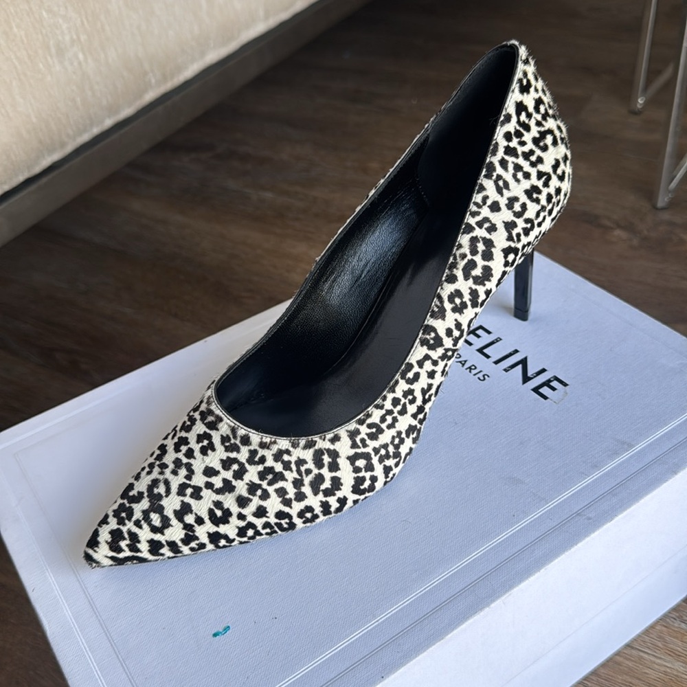 CELINE PUMPS
